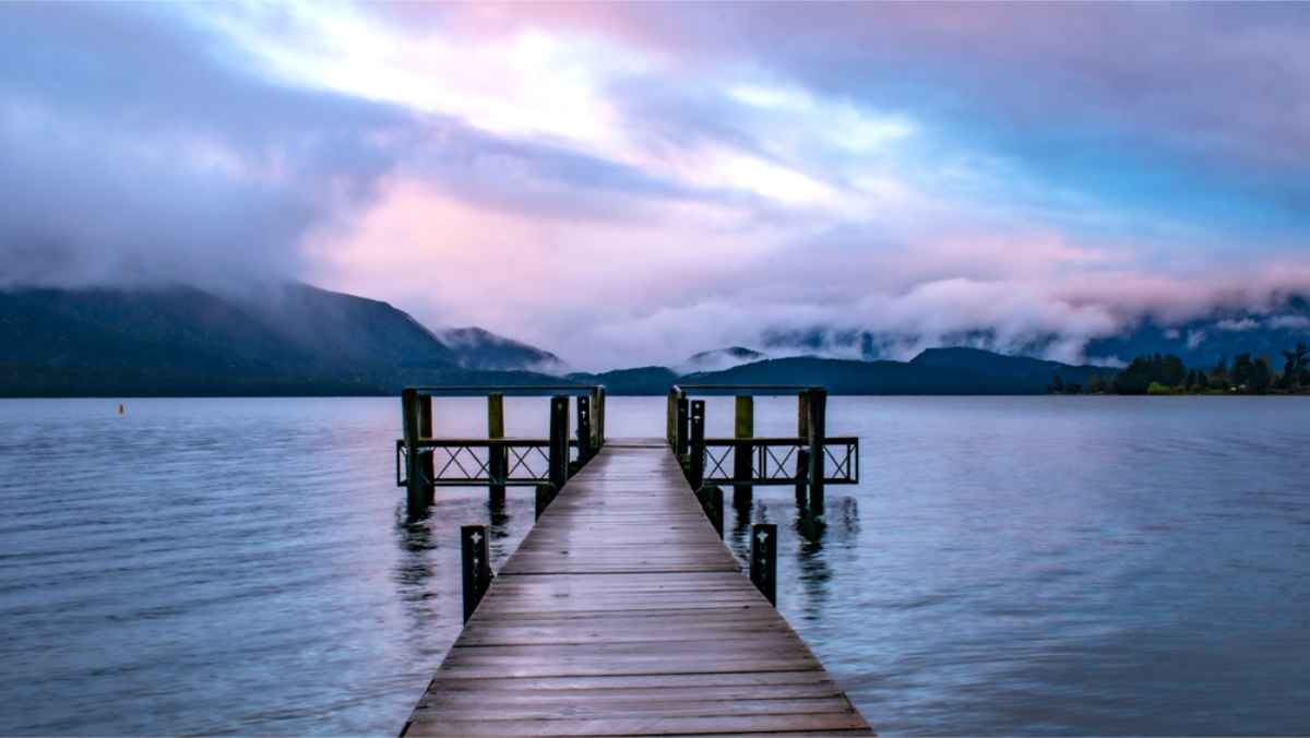 Te Anau lake on a foggy day