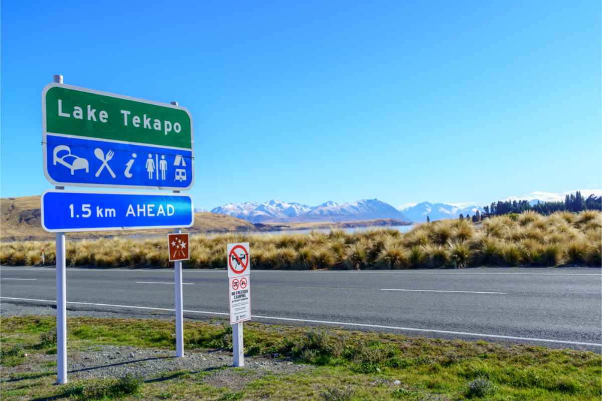 Lake Tekapo road sign for camping