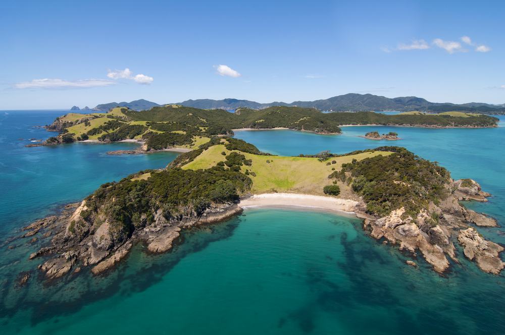 Exploring the Bay of Islands: A Traveler
